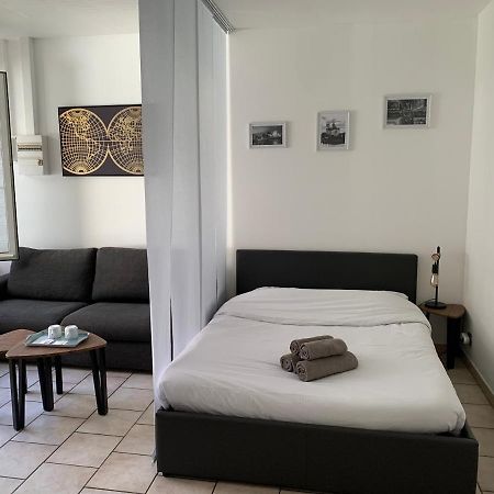 Studio Paul - Terrasse - Parking Gratuit - Need And Co Appartement Blois Buitenkant foto